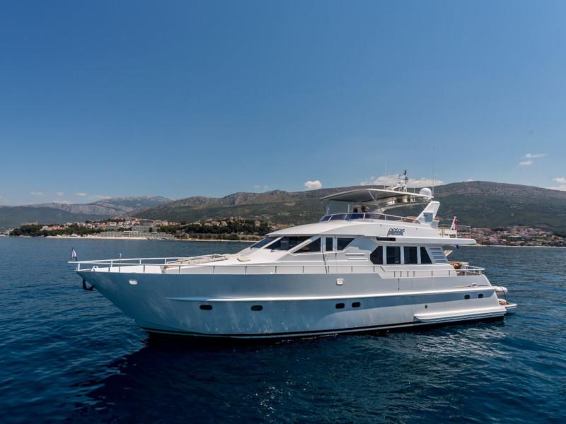 Book yachts online - motorboat - Moonen 65 - Petar - rent
