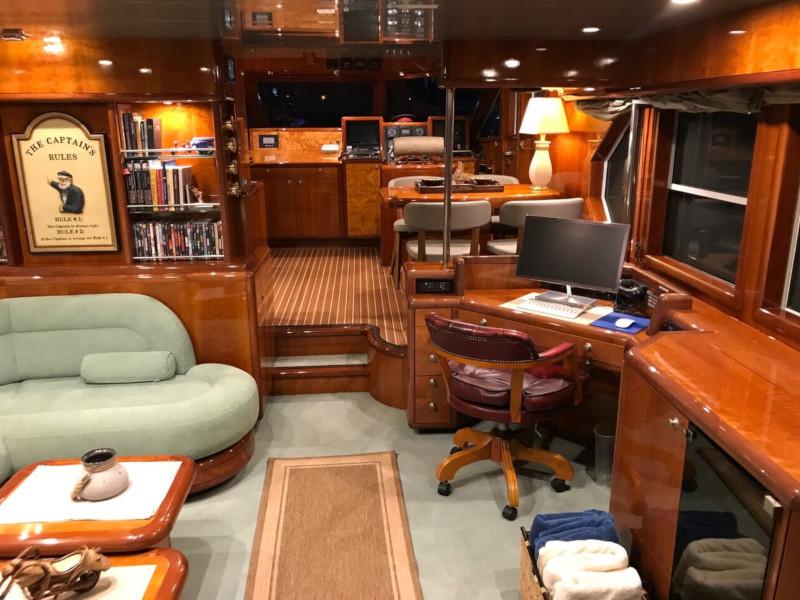 Book yachts online - motorboat - Moonen 65 - Petar - rent