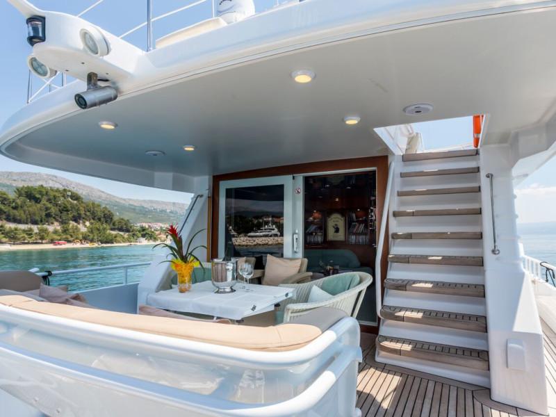 Book yachts online - motorboat - Moonen 65 - Petar - rent