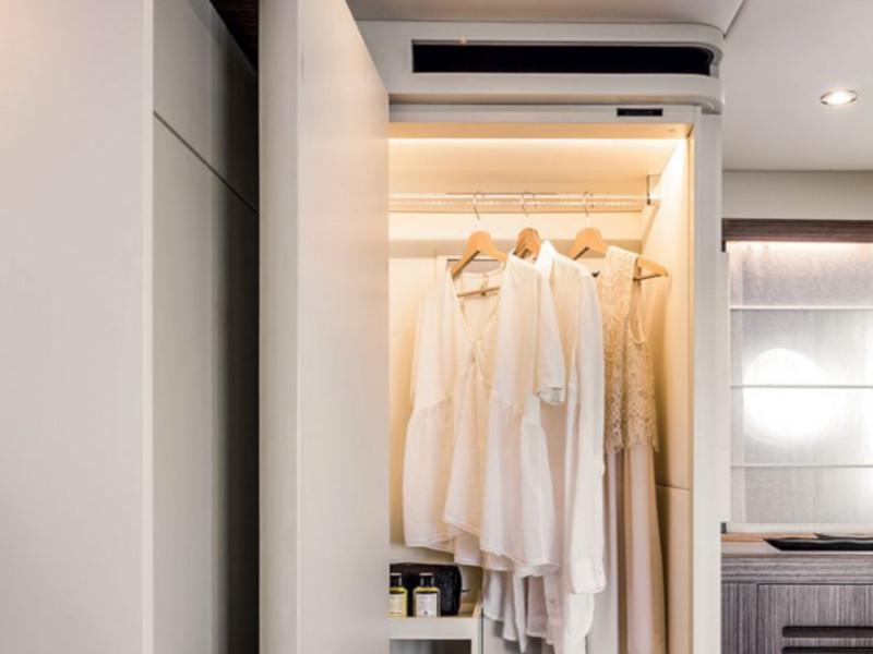 Book yachts online - motorboat - Absolute 50 Fly - Acrobat - rent