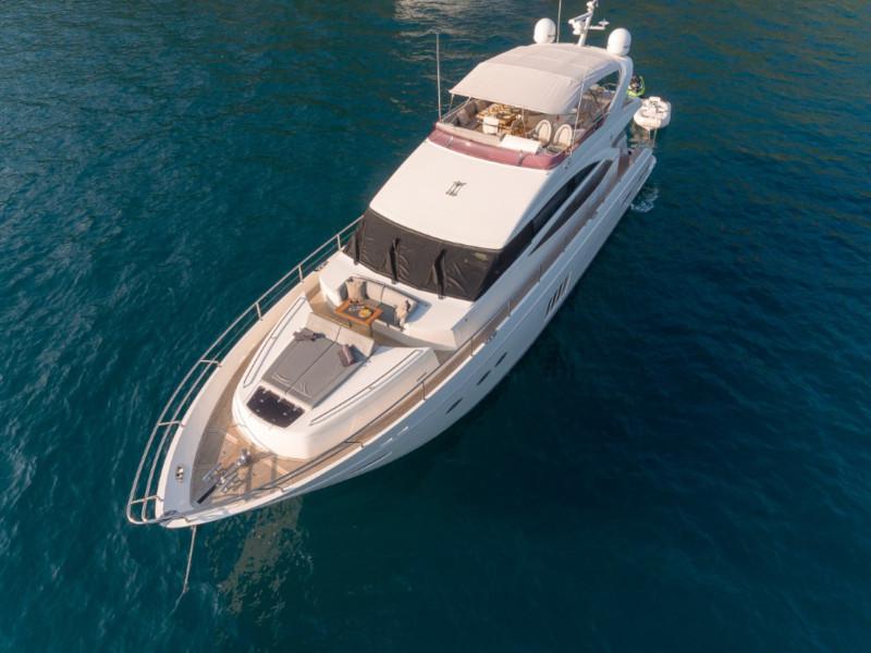 Book yachts online - motorboat - Princess 72 Fly - Champion - rent
