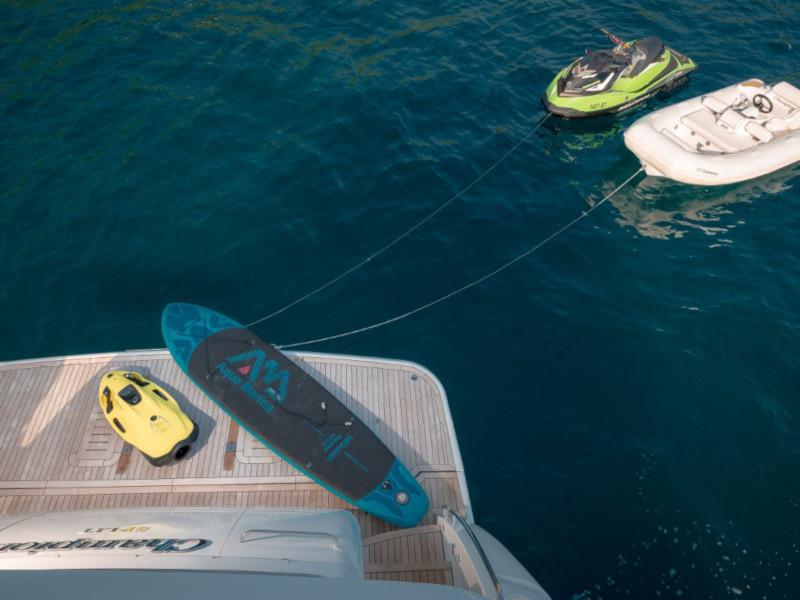 Book yachts online - motorboat - Princess 72 Fly - Champion - rent