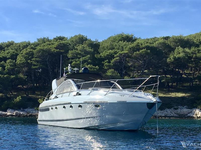 Book yachts online - motorboat - Fairline Targa 48 - La Pietra - rent