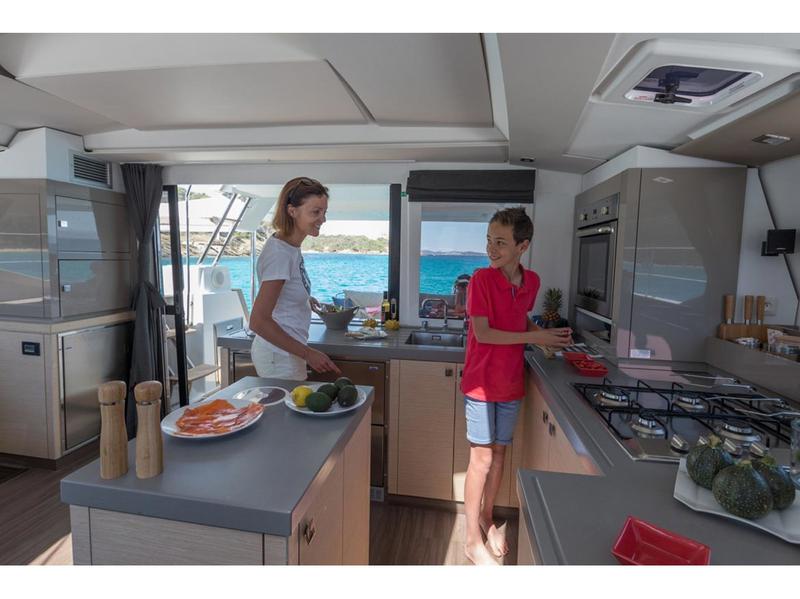 Book yachts online - catamaran - Saona 47-Fountaine Pajot - Nocrala - rent