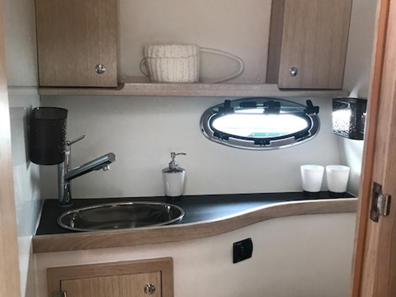 Book yachts online - motorboat - Mirakul 30 HT - Blowfish - rent