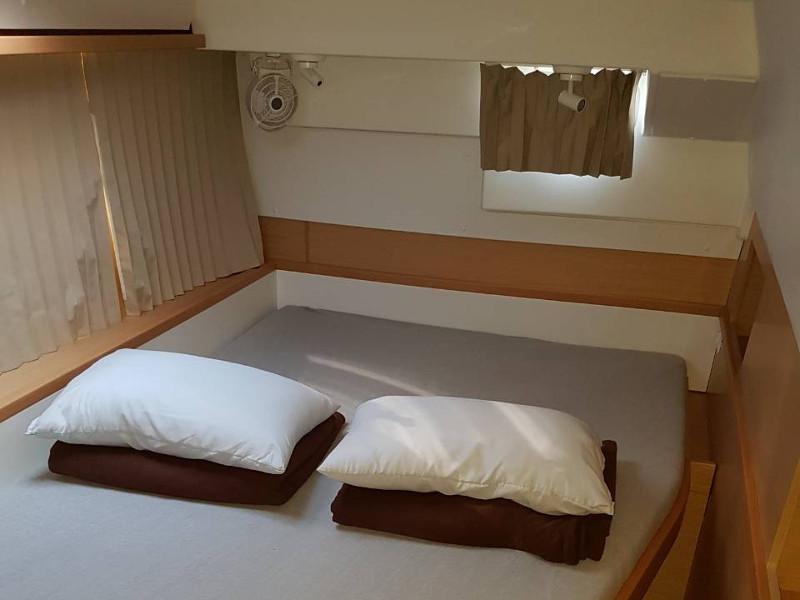 Book yachts online - catamaran - Lagoon 400Lagoon 400 - Meropi - rent