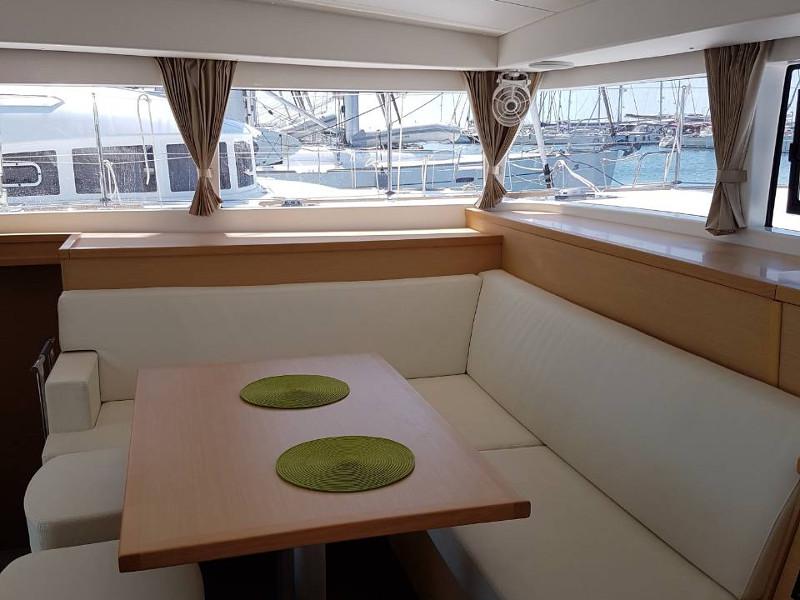 Book yachts online - catamaran - Lagoon 400Lagoon 400 - Meropi - rent