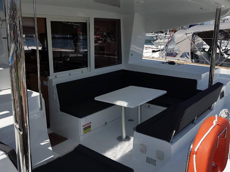 Book yachts online - catamaran - Lagoon 400Lagoon 400 - Meropi - rent