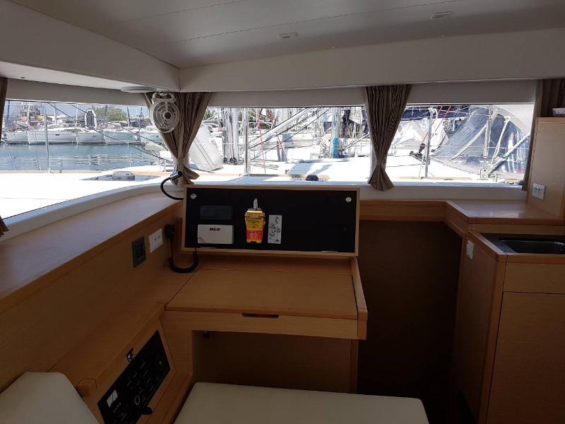 Book yachts online - catamaran - Lagoon 400Lagoon 400 - Meropi - rent