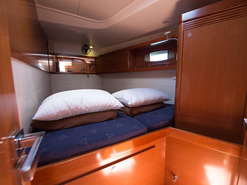 Book yachts online - sailboat - Oceanis 54 - Chill Out - rent