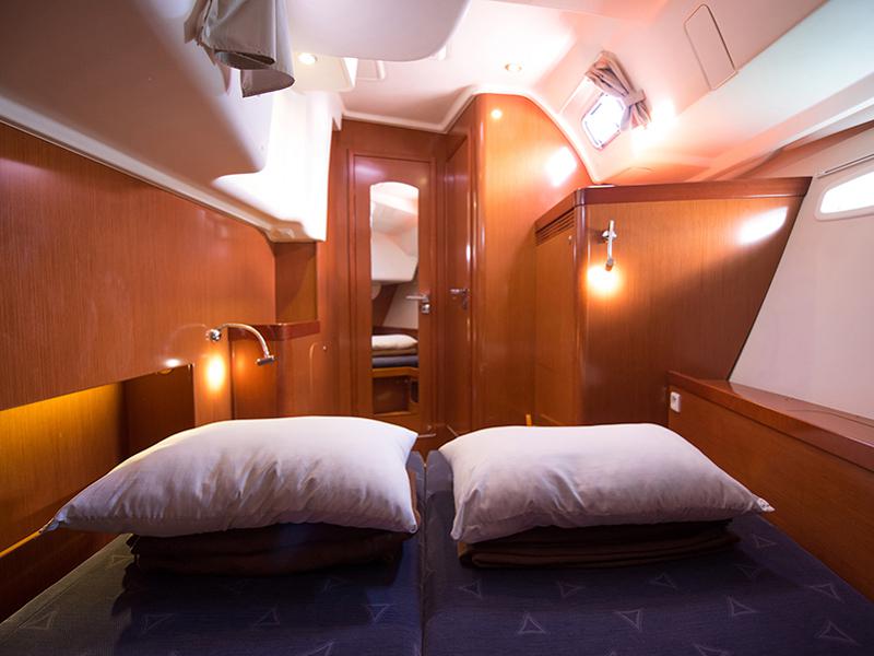 Book yachts online - sailboat - Oceanis 54 - Chill Out - rent