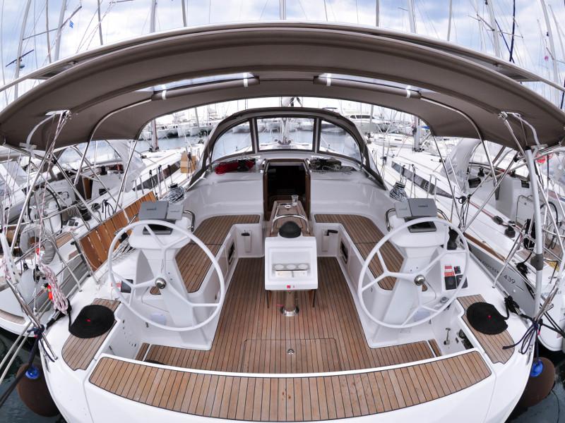 Book yachts online - sailboat - Bavaria  42 Cruiser - Melia - rent
