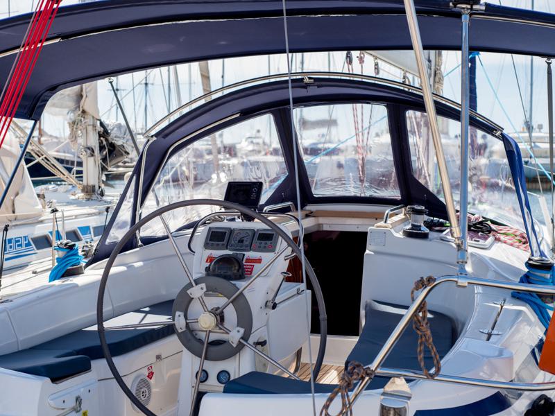 Book yachts online - sailboat - Bavaria 38 - Arcturos - rent