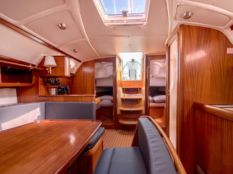 Book yachts online - sailboat - Bavaria 38 - Arcturos - rent