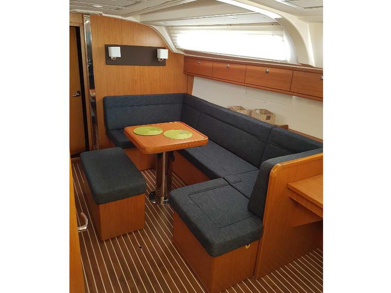 Book yachts online - sailboat - Bavaria Cruiser 41 - Melia - rent