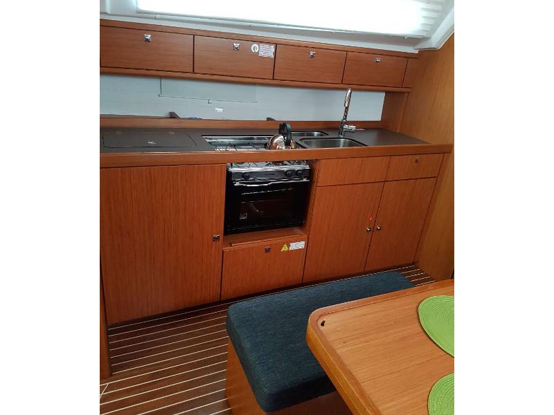 Book yachts online - sailboat - Bavaria Cruiser 41 - Melia - rent