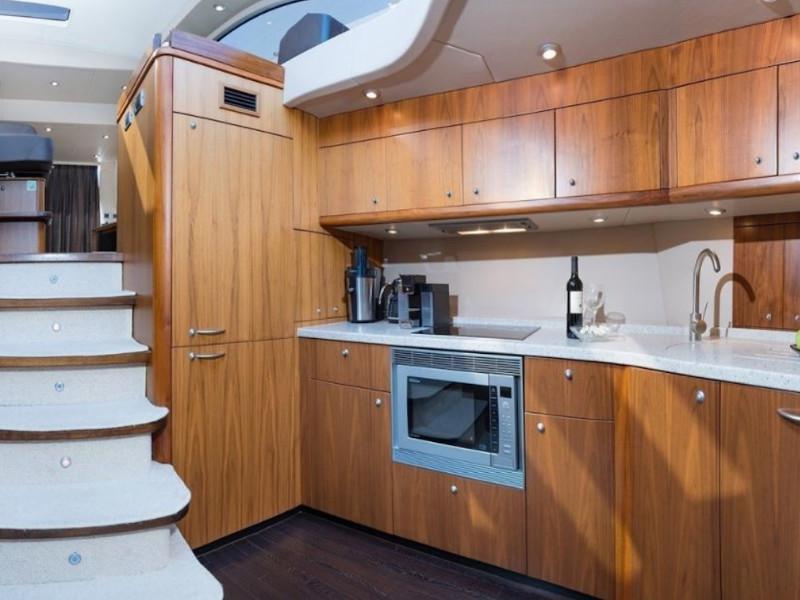 Book yachts online - motorboat - Predator 62 - Ena I - rent