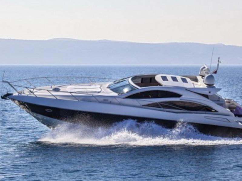 Book yachts online - motorboat - Predator 62 - Ena I - rent