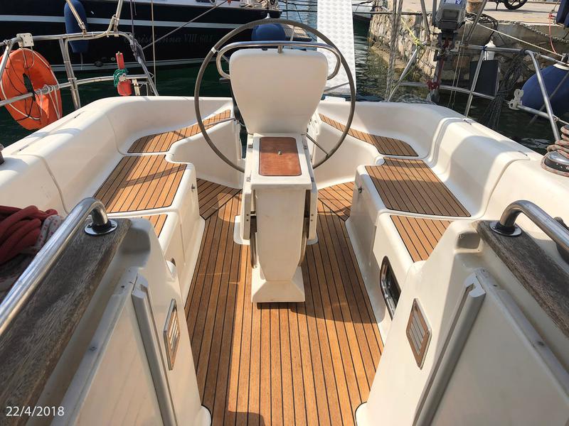 Book yachts online - sailboat - Bavaria 38 - Oniro - rent