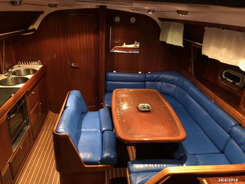 Book yachts online - sailboat - Bavaria 38 - Oniro - rent