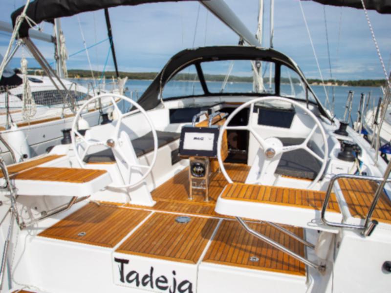 Book yachts online - sailboat - Hanse 388 - Tadeja - rent