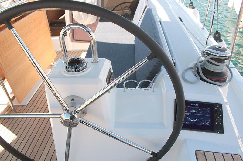 Book yachts online - sailboat - Oceanis 41.1 (2 Heads) - UNDER PRESSURE - rent