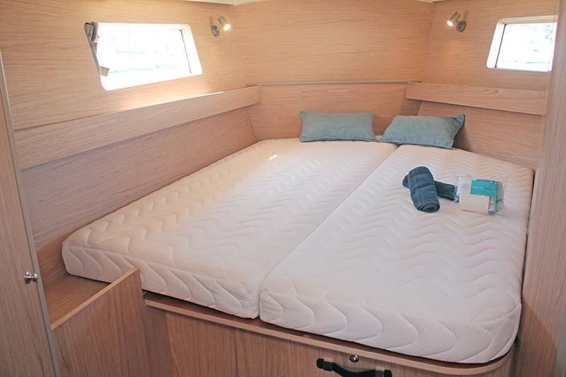 Book yachts online - sailboat - Oceanis 41.1 (2 Heads) - OASIS - rent