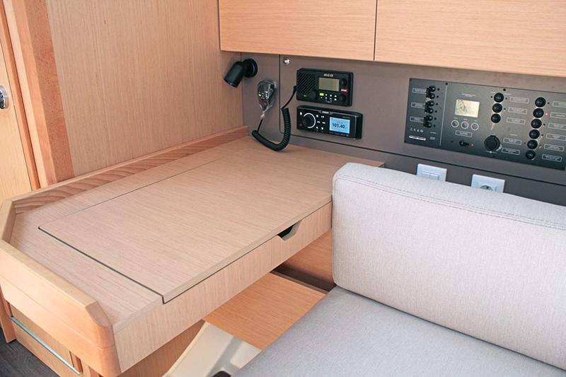 Book yachts online - sailboat - Oceanis 38.1 - BOHEMIAN RHAPSODY - rent