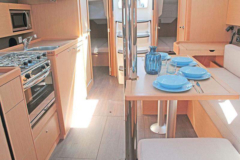 Book yachts online - sailboat - Oceanis 38.1 - BOHEMIAN RHAPSODY - rent