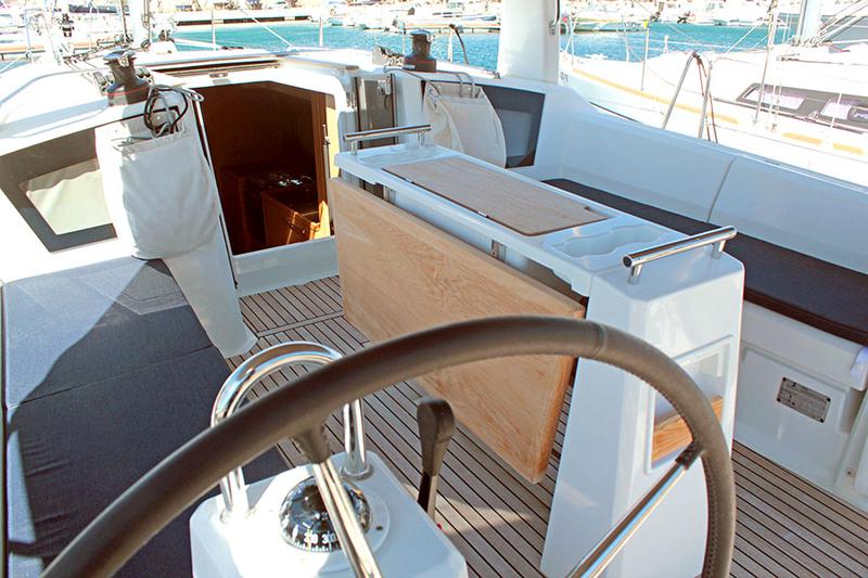 Book yachts online - sailboat - Oceanis 38.1 - BOHEMIAN RHAPSODY - rent