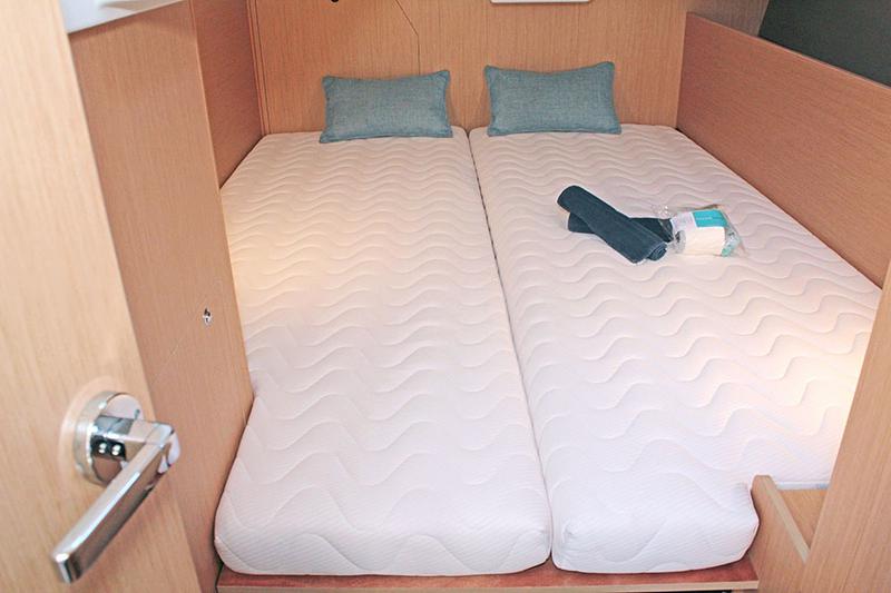 Book yachts online - sailboat - Oceanis 38.1 - BOHEMIAN RHAPSODY - rent