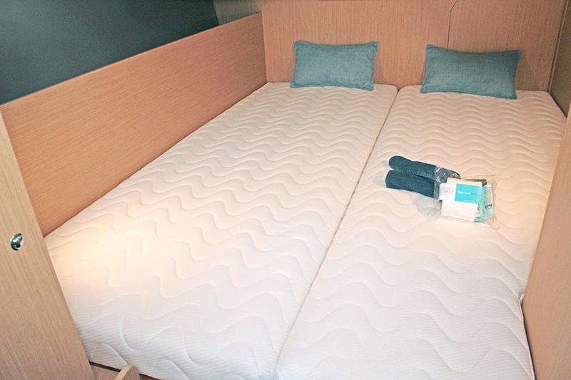 Book yachts online - sailboat - Oceanis 38.1 - BOHEMIAN RHAPSODY - rent