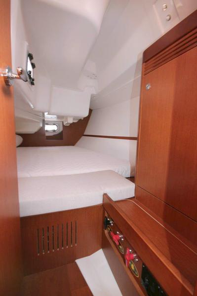 Book yachts online - sailboat - Oceanis 31 - Calypso - rent