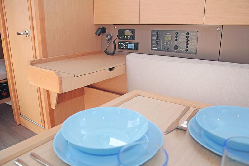 Book yachts online - sailboat - Oceanis 38.1 - OCEAN - rent