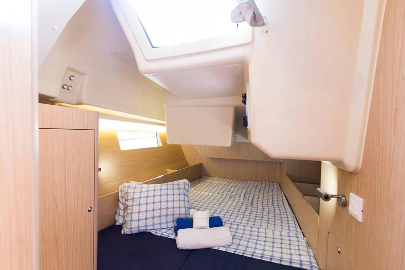 Book yachts online - sailboat - Oceanis 41.1 (1 Head) - FUGIS II - rent