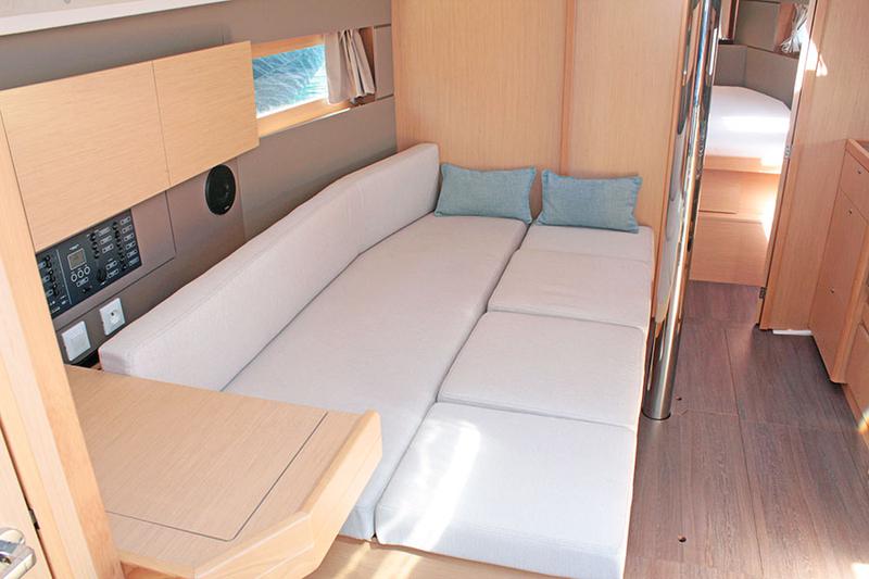 Book yachts online - sailboat - Oceanis 38.1 - FREEDOM - rent