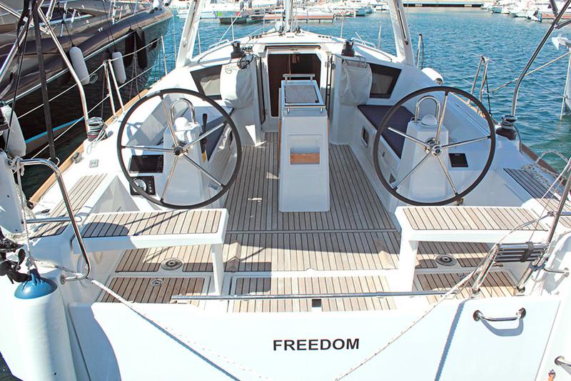 Book yachts online - sailboat - Oceanis 38.1 - FREEDOM - rent