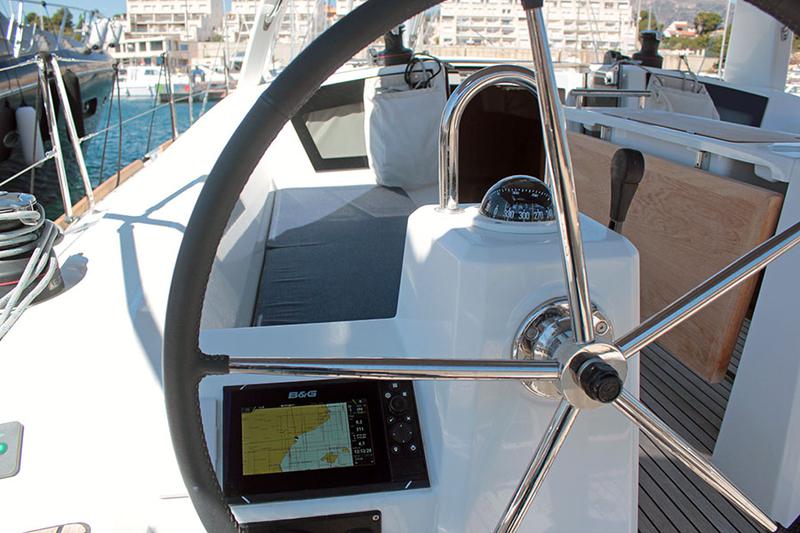 Book yachts online - sailboat - Oceanis 38.1 - FREEDOM - rent