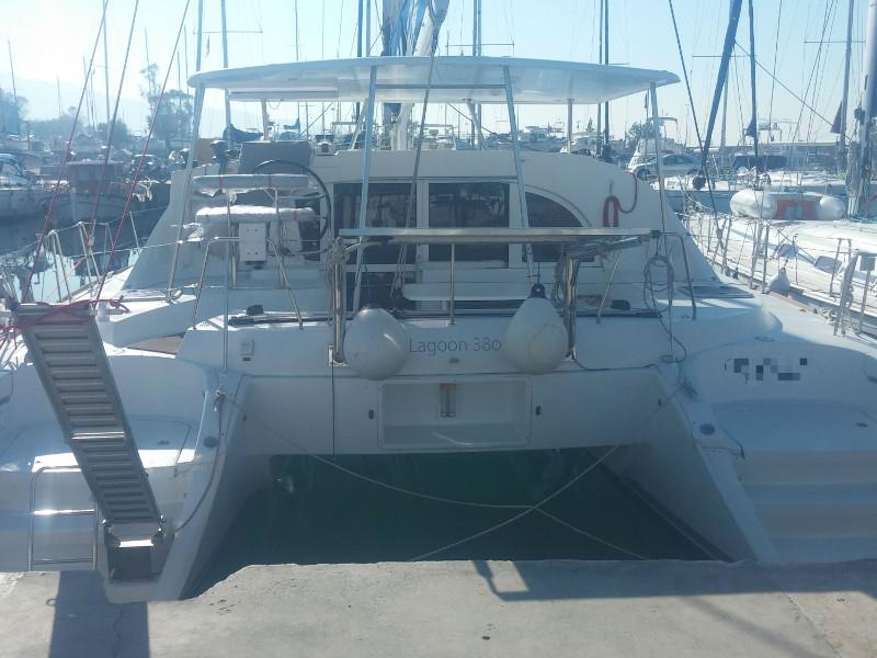 Book yachts online - catamaran - Lagoon 380 - Oh Darling - rent