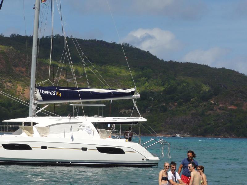 Book yachts online - catamaran - Leopard 44 - Pazzona - rent