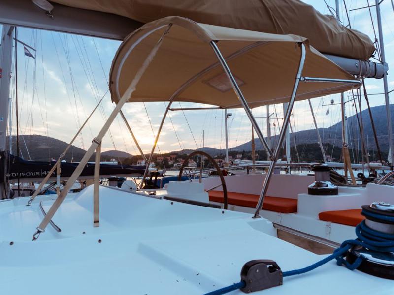 Book yachts online - catamaran - Lagoon 440 - Futuna Lua - rent