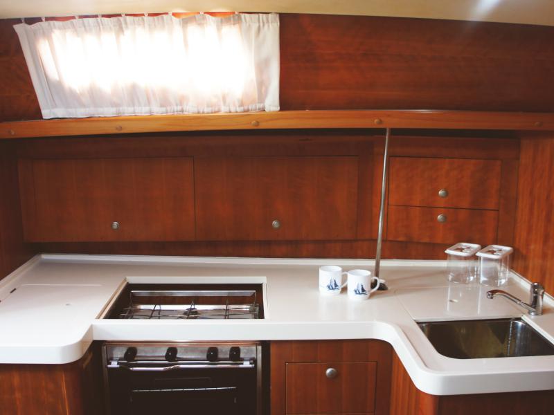 Book yachts online - sailboat - Salona 45 - Mima - rent