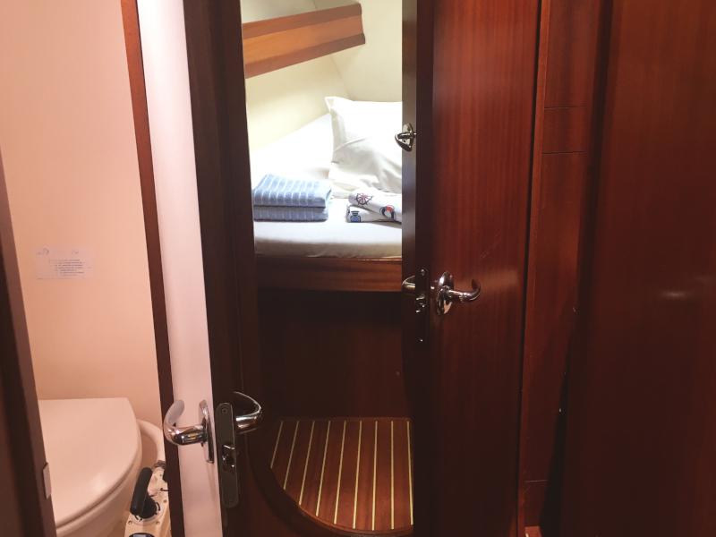 Book yachts online - sailboat - Salona 45 - Goga - rent