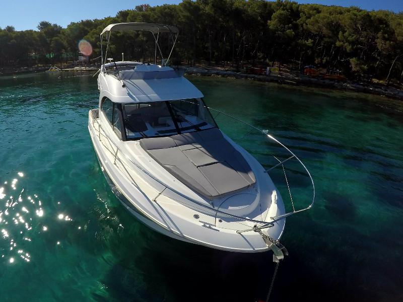Book yachts online - motorboat - Antares 30 Fly - Lumar SeaMotion - rent