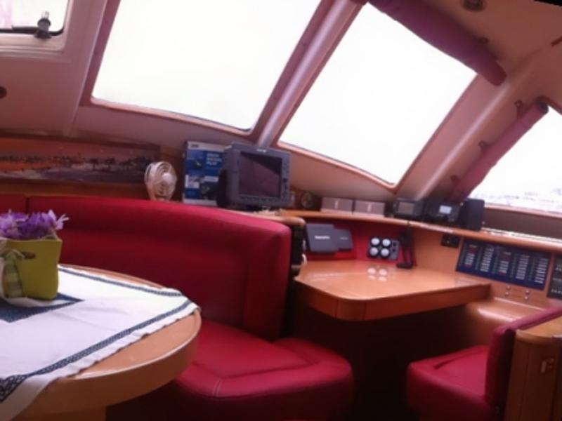 Book yachts online - catamaran - Privilege 45 - Laura - rent