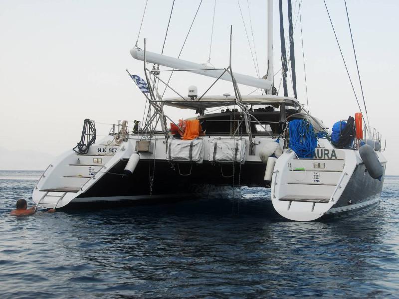 Book yachts online - catamaran - Privilege 45 - Laura - rent