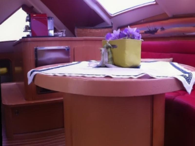 Book yachts online - catamaran - Privilege 45 - Laura - rent