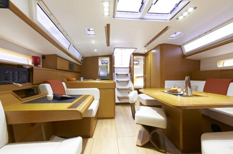 Book yachts online - sailboat - Sun Odyssey 449 - Luna  - rent