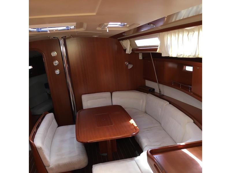 Book yachts online - sailboat - Dufour 425 - Surprise - rent