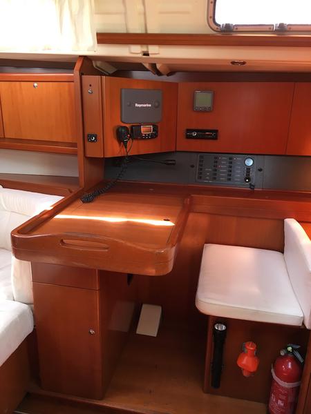 Book yachts online - sailboat - Dufour 425 - Surprise - rent